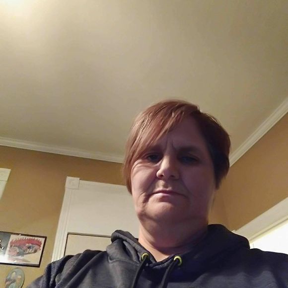 Meet your Posher, Lois - Picture 1 of 1